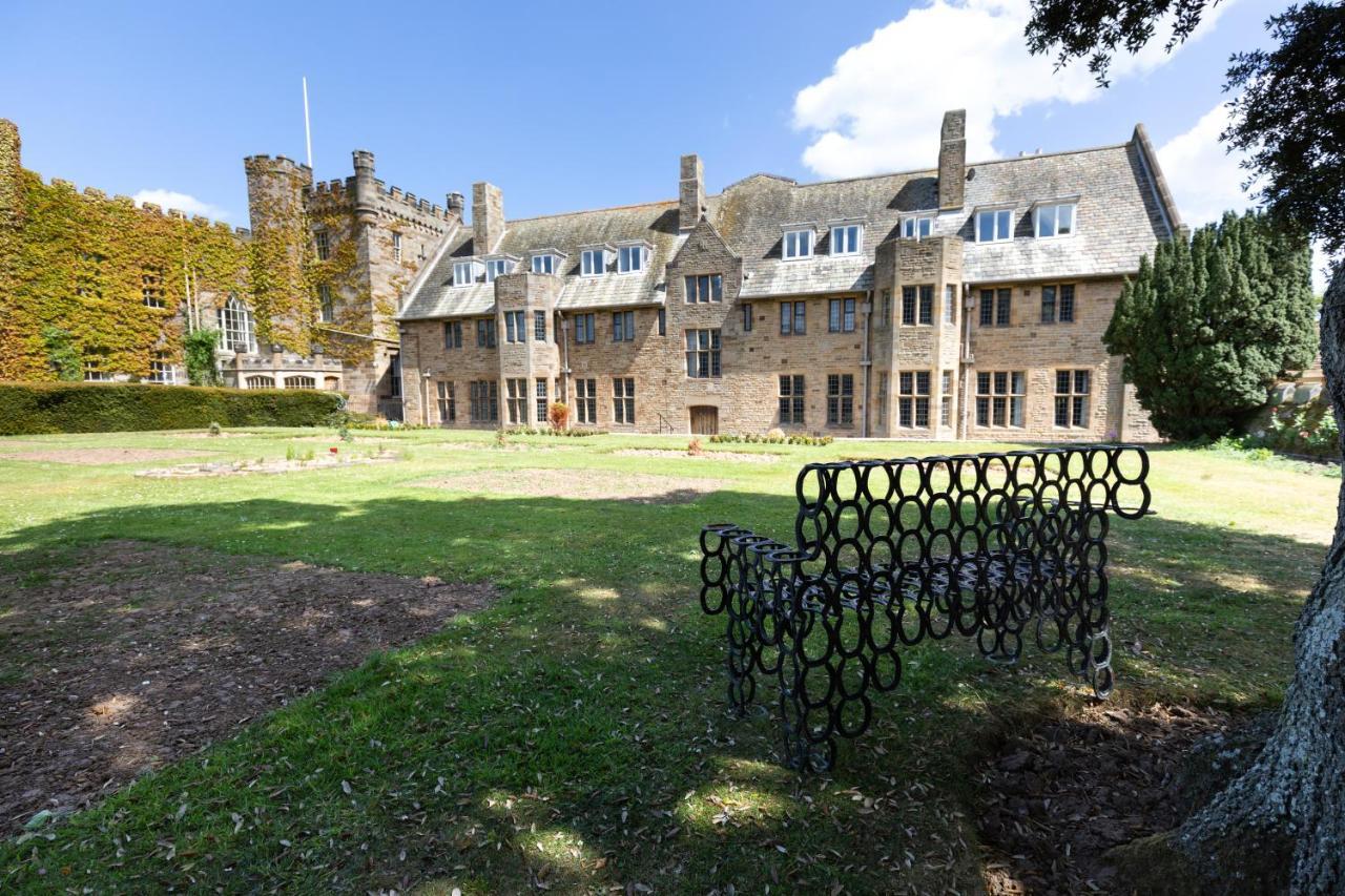 Hotel Sneaton Castle Whitby Exterior foto
