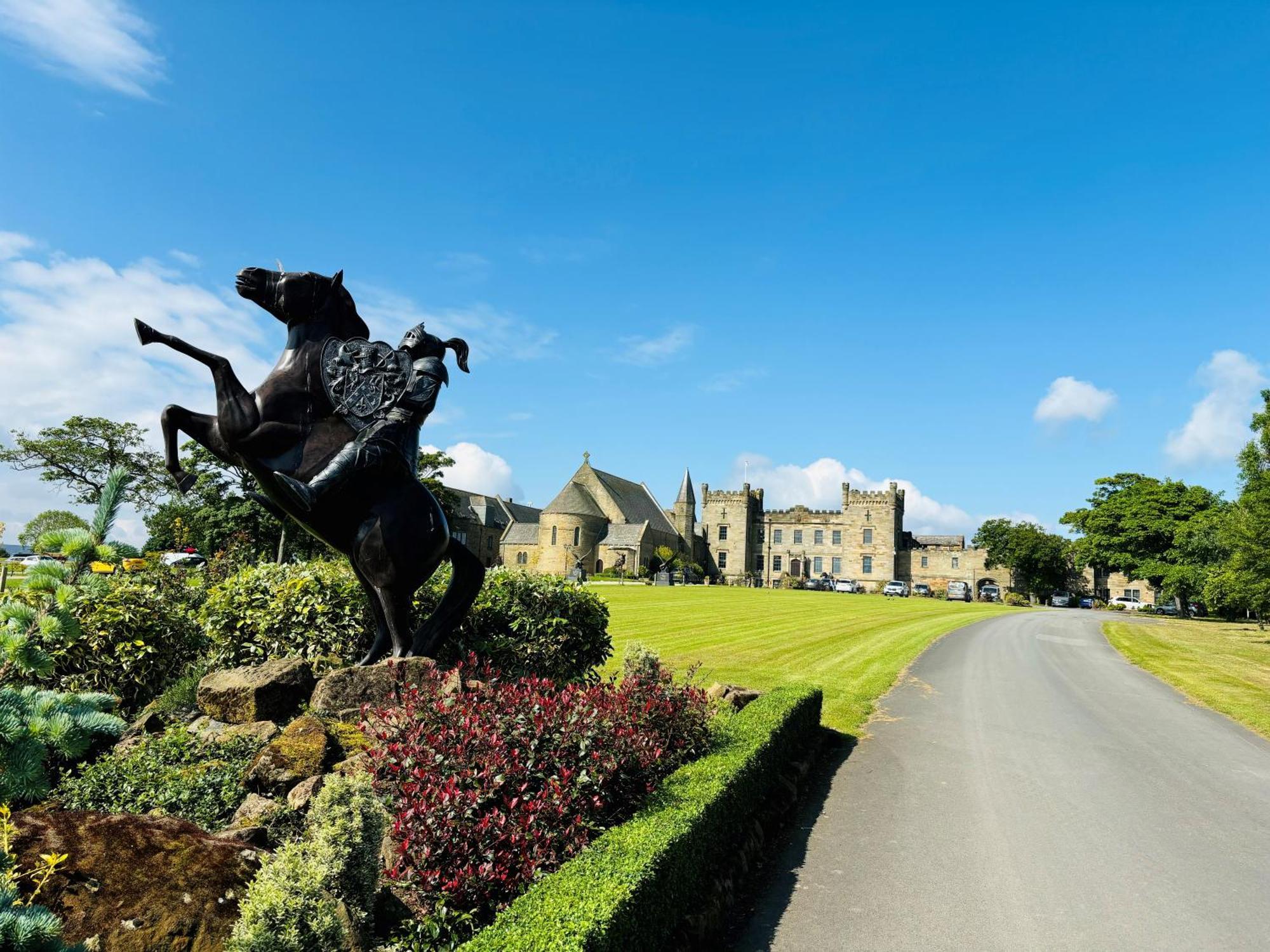 Hotel Sneaton Castle Whitby Exterior foto